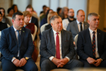 Глава Адыгеи вручил дипломы и премии победителям конкурсов профмастерства среди педагогов